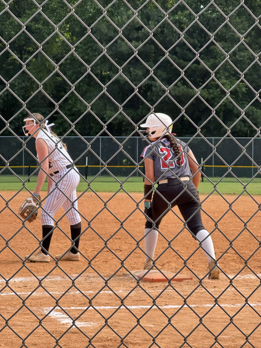 AvaHorswood_28's tweet image. Thank you Coach Sam Scotti for inviting me to play last weekend at the 2025 Atlanta Legacy tournament with Hotshots TC Scotti 16U! I had a blast, made new friends, and got to play with a great team!