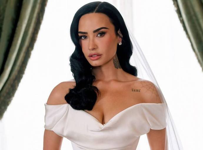 they’re all gorgeous. stop tearing women down it’s not cute.