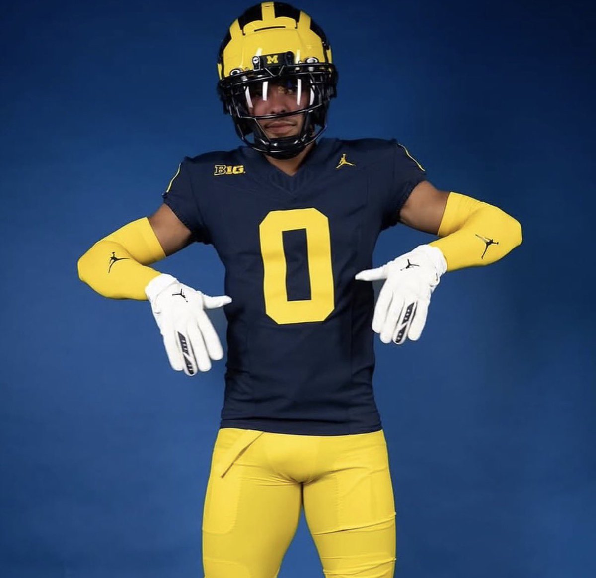 JamesYoder's tweet image. YES SIR 〽️ 4-star safety Jordan Deck from Frisco, TX flips from Baylor to Michigan 💪
#403 overall player in 2026
6-2, 190 lbs
Go Blue @Jordan_Russell8
