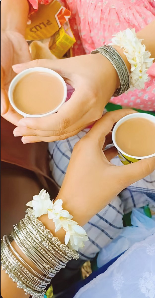 XcuseeMePlease's tweet image. शोर सी जिंदगी में सुकून सा इश्क़ है चाय !! ☕️ 

सुप्रभात 🌺