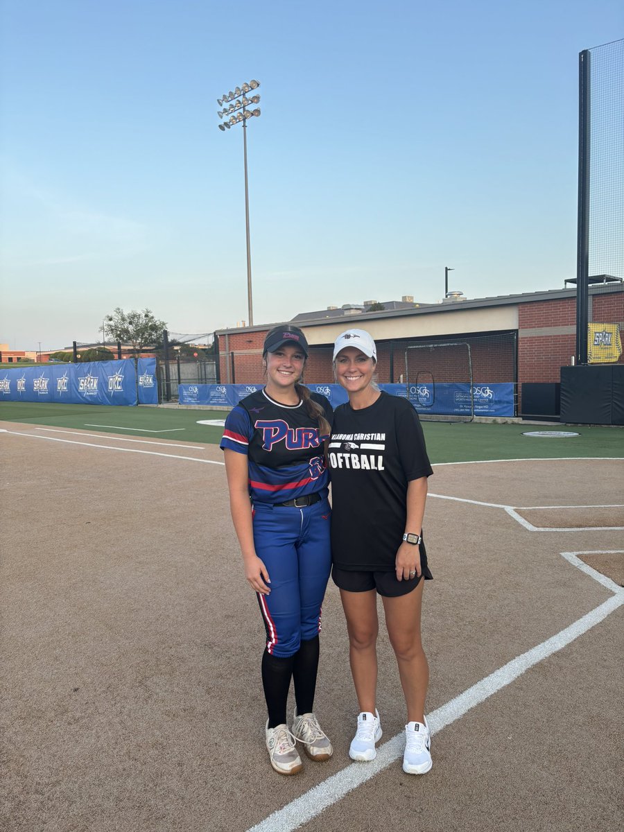AshlynBade64's tweet photo. Thank you @OCeaglesSB for a great evening at camp! Talons up! @ShaleeRodriguez @BayMcKittrick https://t.co/CCwICcf7E2