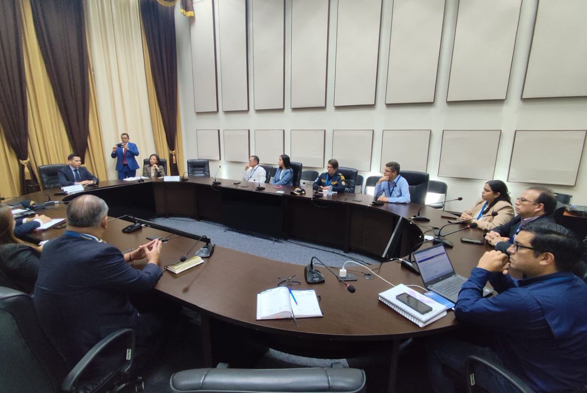🤝 Hoy en las instalaciones del <a href="/mingobguate/">MinGob</a>, se realizó la reunión interinstitucional con la participación del sector hotelero de la zona 10, sector privado y  entes de seguridad del <a href="/GuatemalaGob/">Gobierno de Guatemala 🇬🇹</a>, para reforzar la seguridad turística en el sector.

#Asistur1500 #INGUAT