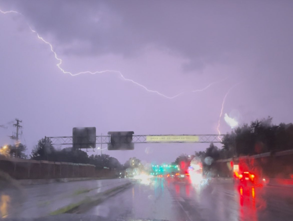 broadcastben_'s tweet image. Big streak of lightning looking north of Alexandria, Va on Route 1.