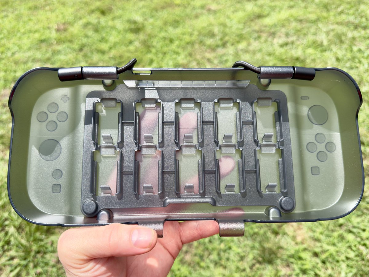 AppleSnob_'s tweet image. Got my KillSwitch cases from Dbrand today for both of my Nintendo Switch 2 consoles. 

Very awesome cases. 

#dbrand #Nintendo #NintendoSwitch #NintendoSwitch2