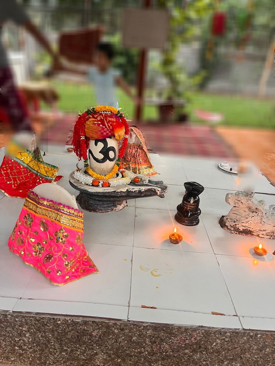 रुचिकर रुचिकर शिव की भक्ति, रुचिकर मेरा अमर मरघट है जहां पाया शिव को मैने, वो कैलाश में एक सुंदर पनघट है..!!

जय शिव शक्ति सबका कल्याण करे ❣️