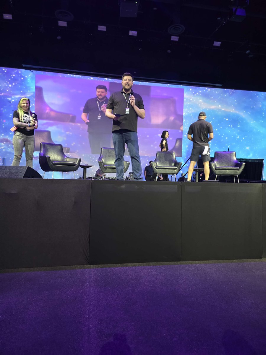 NicAtNight8's tweet image. Finally recovered from an amazing @RobertsSpaceInd #StarCitizen @barcitizensc and @QuantumVegas event.. as expected I’m terrible at taking photos, often running around or writing codes on the back of cue cards to giveaway. It was great to see you all! Onto the next one!!🚀🚀🚀