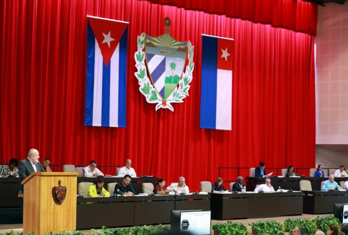 José Angel Portal Miranda (@japortalmiranda) on Twitter photo 🇨🇺 En la <a href="/AsambleaCuba/">Asamblea Nacional Cuba</a> este miércoles, el Primer Ministro, <a href="/MMarreroCruz/">Manuel Marrero Cruz</a>, hizo un reconocimiento a nuestros trabajadores de la #Salud y científicos, de manera especial a nuestros cooperantes, quienes pese a crueles campañas, siguen defendiendo la vida con dignidad y compromiso. 🇨🇺 En la <a href="/AsambleaCuba/">Asamblea Nacional Cuba</a> este miércoles, el Primer Ministro, <a href="/MMarreroCruz/">Manuel Marrero Cruz</a>, hizo un reconocimiento a nuestros trabajadores de la #Salud y científicos, de manera especial a nuestros cooperantes, quienes pese a crueles campañas, siguen defendiendo la vida con dignidad y compromiso.