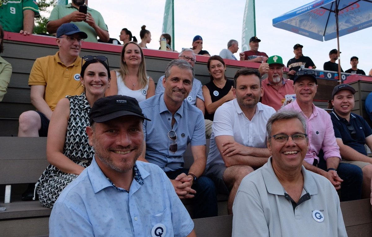 boissoal's tweet image. Après une belle journée de porte-à-porte, direction soirée baseball Victoriaville contre Granby en excellente compagnie !
Go les Cactus !