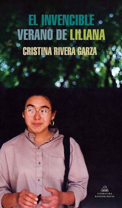 rbarriosfuentes's tweet photo. Hoy se cumplen 35 años esperando justicia para Liliana Rivera Garza, víctima de feminicidio. 

Tenía 20 años. Estudiaba arquitectura en la UAM y tenía un mundo por delante. 

Su historia fue narrada en el libro El Invencible Verano de Liliana, escrito por su hermana, Cristina Rivera Garza. 

El feminicida, Ángel González Ramos, sigue prófugo de la justicia. 

Hay una teoría que señala que se cambió el nombre a Mitchell Angelo Giovanni y que murió en el 2020, en EU, pero no ha sido confirmado por la Fiscalía.

Liliana siempre en nuestra memoria.