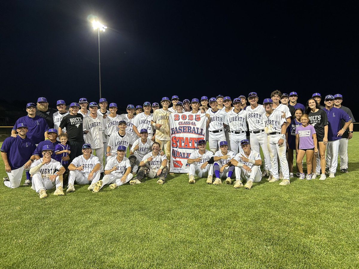 The victorious Iowa City Liberty Lightning. #iahsbsb