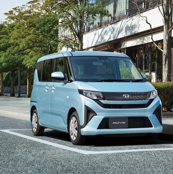 carsensor's tweet image. 【あなたはスライドドア派?非スライドドア派?🧐✨】
フルモデルチェンジを果たしたダイハツ ムーヴ!
スライドドアを備えるモデルとなり、利便性がアップ🌟
スライドドアの軽乗用車では最安値となる135万8500円からという価格も相まって、人気車種となることは間違いなし🤍(画像1枚目)…