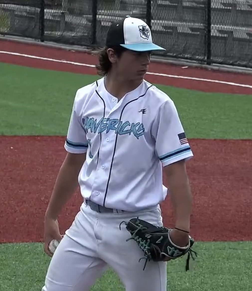 📸 Mavs Uncommitted Spotlight 🔦

CJ Santagata RHP
Gilmour Academy 2026

CJ has hit PBR's heat sheet multiple times this year, but his real strength is his command, rocking a ridiculous K to BB ratio with his 3 pitch mix

IP - 33
ERA - 2.121
WHIP - 1.152
S% - 67.40
K - 33
BB - 6