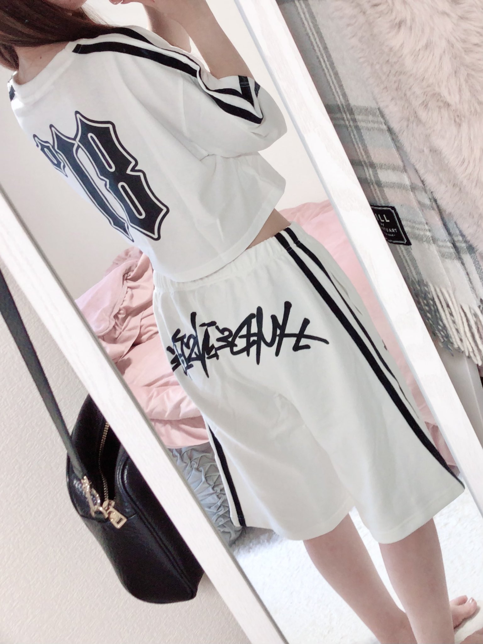 HYDE クロップドTシャツ ＆ ハーフパンツ 白2025 WORLD TOUR HYDE ハーフパンツ 2025 白 L - メルカリ