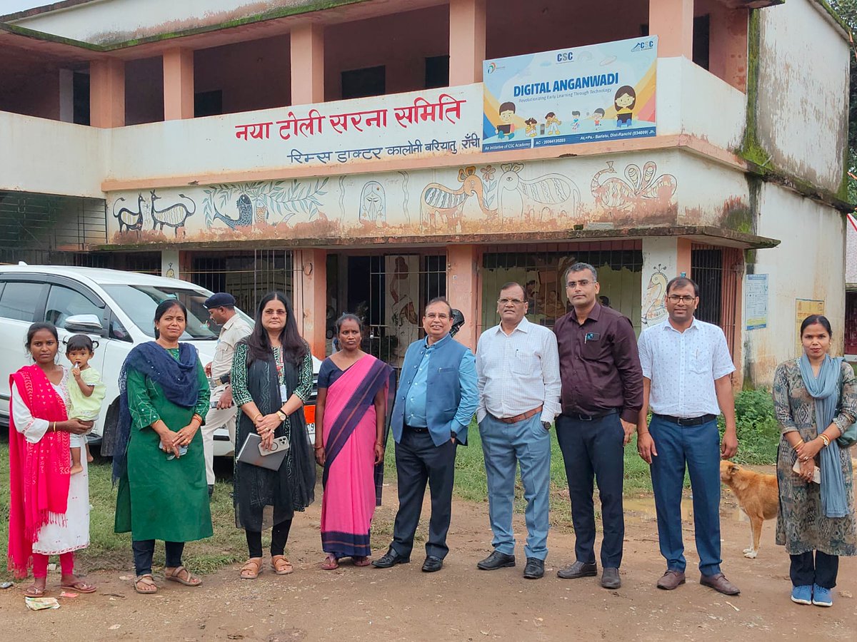 VikramV05986686's tweet image. झारखंड सरकार की महिला एवं बाल विकास विभाग की सचिव ने IIT Delhi और #CSCAcademy द्वारा स्थापित डिजिटल आंगनवाड़ी केंद्र का दौरा किए और बच्चों के लिए डिजिटल टूल्स और प्लेफुल लर्निंग की पहल की सराहना की। #DigitalAnganwadi #NEP2020 #Jharkhand