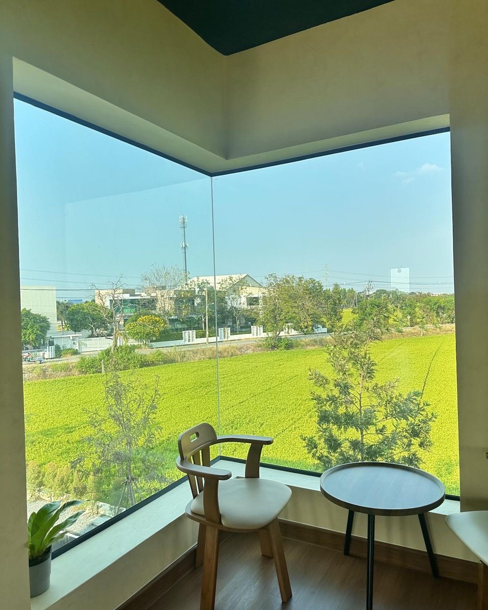 ฺBe Your Own นนทบุรี 📍 

คาเฟ่เปิดใหม่นนทบุรี ร้านสวย มีความอบอุ่นริมทุ่งนาบรรยากาศดี ๆ ท่ามกลางทุ่งนา นั่งจิบชา กาแฟ อย่างผ่อนคลาย สบายตาสบายสบายใจ 

⏰ 7.00-18.00 น.
🚗มีที่จอดรถ

<a href="/CAFETELLER/">cafeteller • คาเฟ่ดีเราบอกต่อ</a>

#BaristaTH