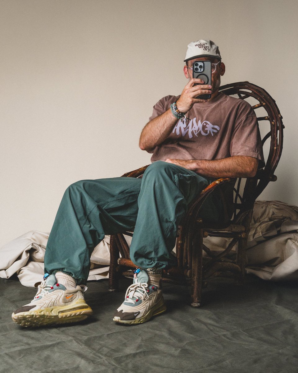 ad__sneaks's tweet image. Experimenting around a little 📷
🧢&🧦: @waterwhendry_
👕: @unheardofbrand
👖: @nikesb Kearny Cargo
👟: @Nike x @trvisXX Air Max 270