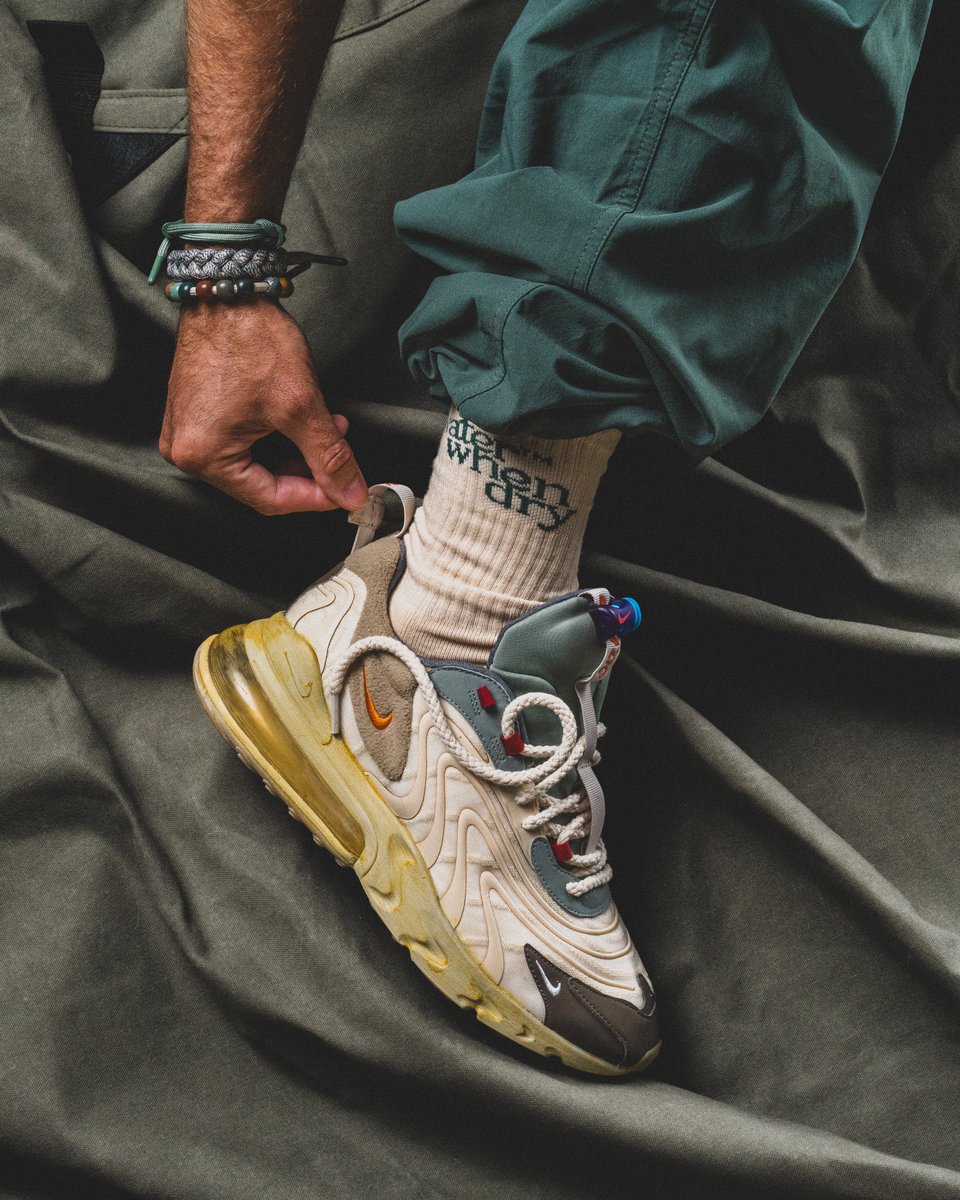 ad__sneaks's tweet image. Experimenting around a little 📷
🧢&🧦: @waterwhendry_
👕: @unheardofbrand
👖: @nikesb Kearny Cargo
👟: @Nike x @trvisXX Air Max 270