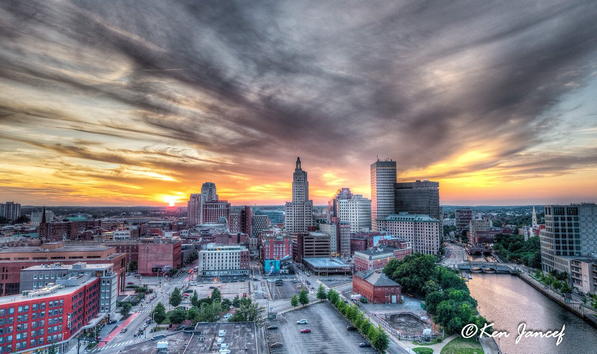 kenjancef's tweet image. A beautiful sunset on a beautiful night... #Weather #air3s #sunset #RhodeIsland #hdrphotography #aerialphotography #dronephotography #sunsetphotography #Providence