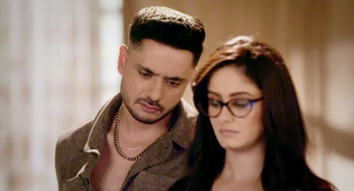 vibs_0987's tweet photo. Sirf ek minute!!! Chehre ka rang udd gaya🫶❤️
#Mannat #VikrantSaluja #AyeshaSingh #AdnanKhan #ManVik https://t.co/6TrJCcM3gD