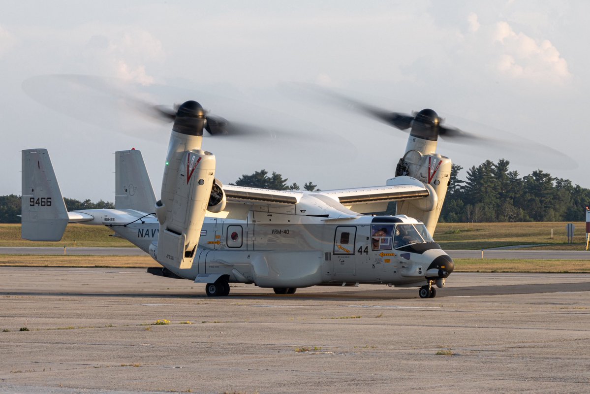 mhtplanes's tweet image. Is using a CMV-22 for pizza delivery too much? Here’s BISON44 preparing to depart Portsmouth, bound for Chambers! 🍕