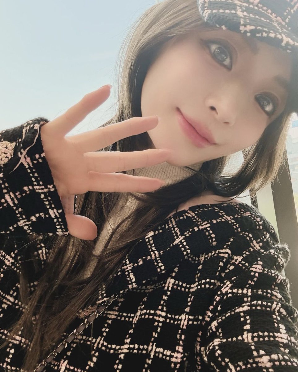 ayuclone's tweet image. thinking about how I had no idea what these creatures were when ayu posted them last year after her Shanghai concert... and look at us now
