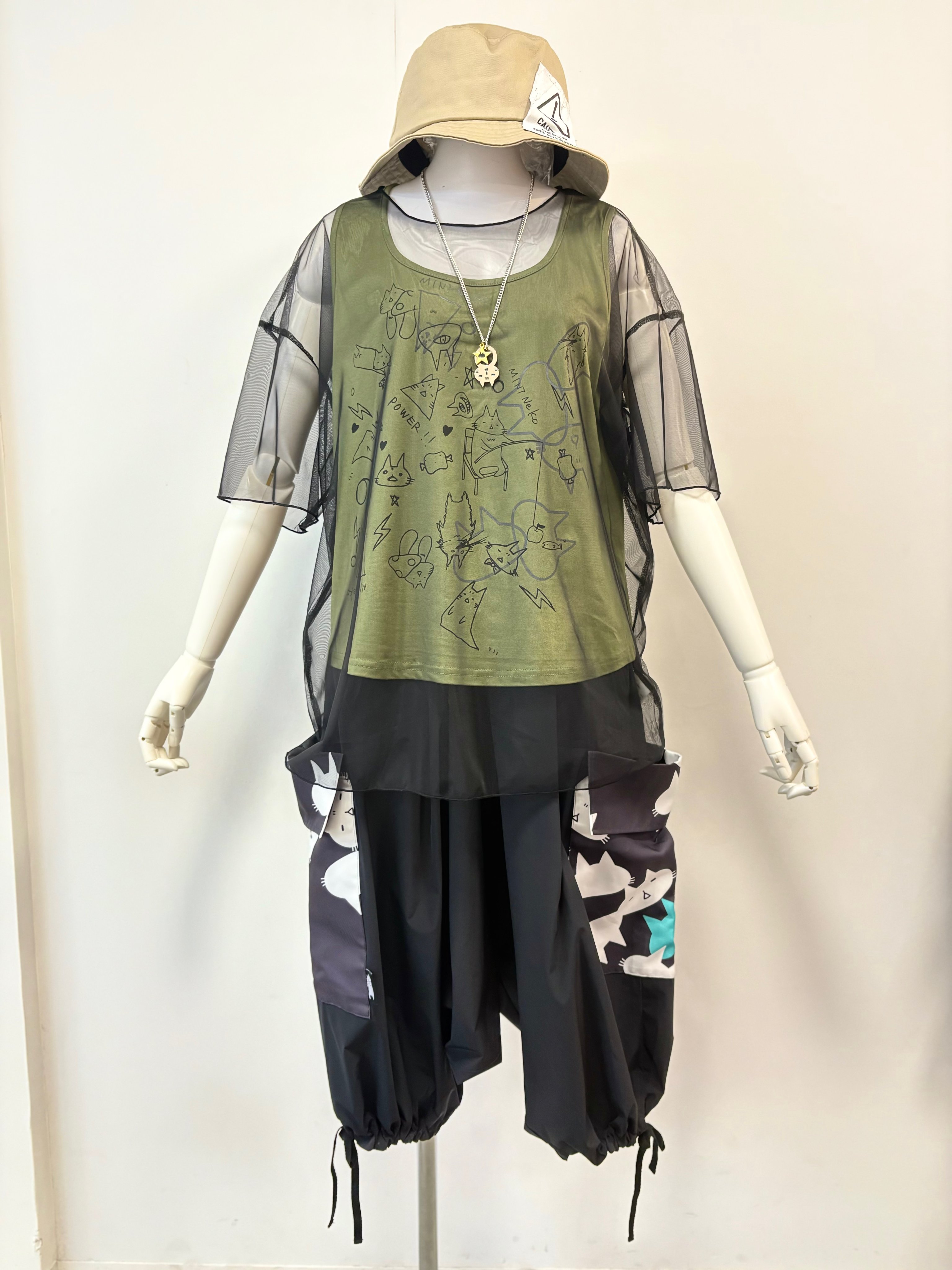 【タグ付き✨】HIKOSEN CARA トップス ニット 猫 リネン混 半袖 麻 タグ付き✨】HIKOSEN CARA トップス ニット 猫 リネン混 半袖 麻