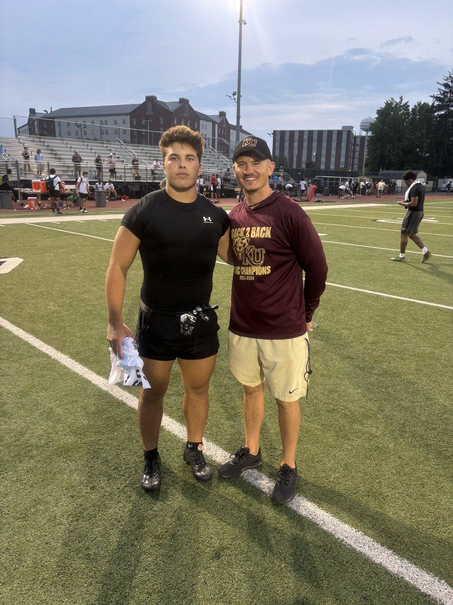 Justin_Est34's tweet image. Had a great camp at Kutztown today!! Learned lots from @Coach_Ditti and @CoachFargo_KUFB Thank you @Coach_Ditti for the invite! Great energy and got lots of work in!! @CoachTaylor_OL @CoachC_LHU @Coach_A_Brunori @_CoachWarner @Coach_Mul @Coach_Derasmo @CoachConlen_ @dvwarriorfb