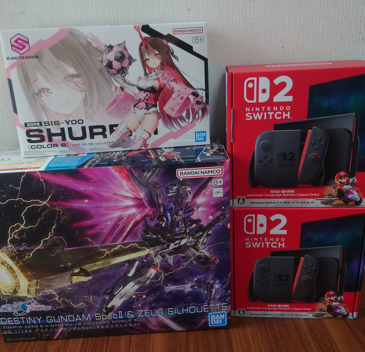 Hispeedikeda's tweet image. 今日の収穫…ガンダムベース大阪でディスティニーゼウスシルエットとシュレミちゃん…やっと買えた😭ドライセンとかはなかったけど十分😁
後ヨドバシ梅田行ったらSwitch2売ってた🤣後帰りの地元のジョーシンにもSwitch2売ってた😄これで子供に1台ずつ渡せる…争いのない世界…😇