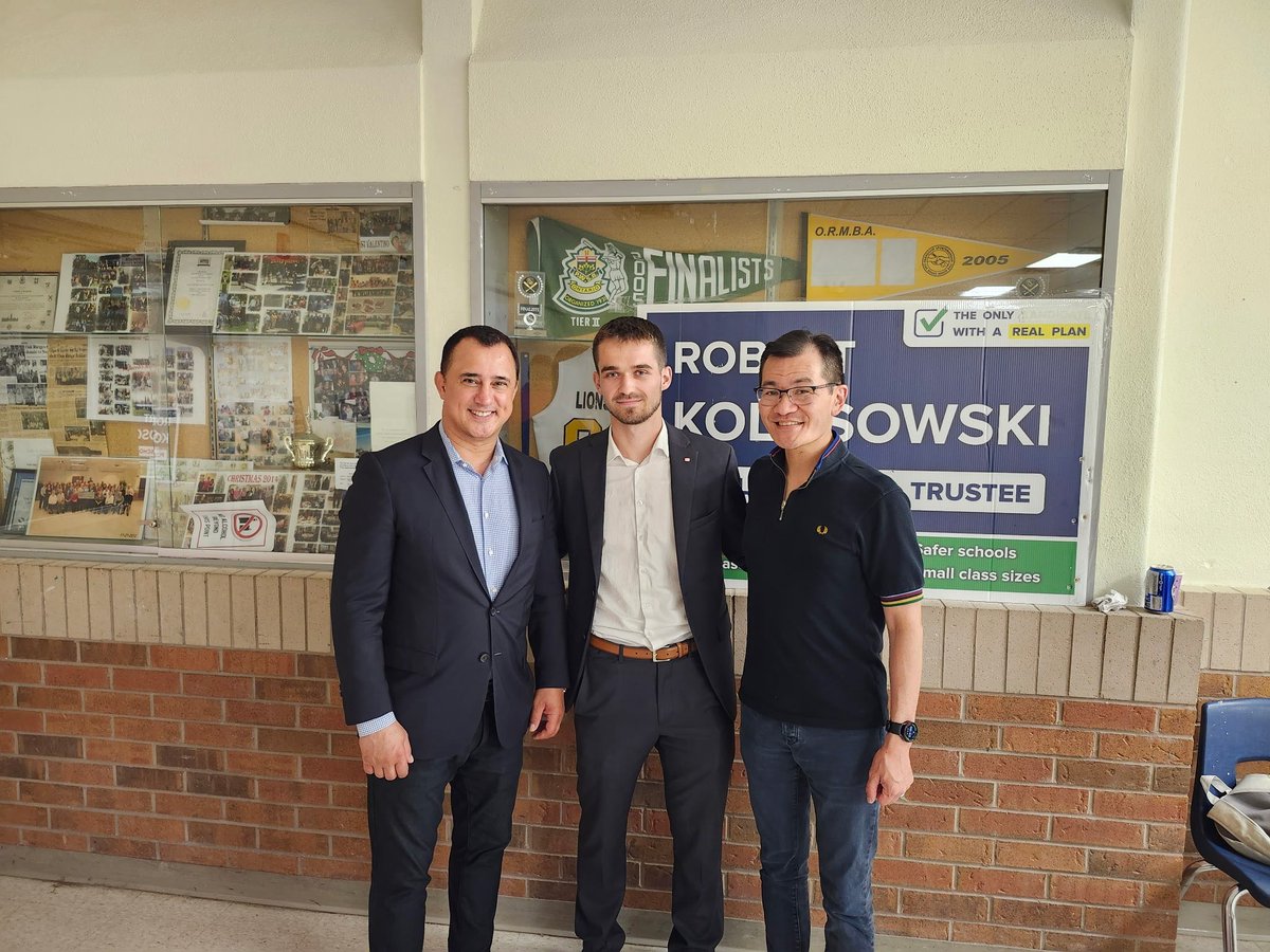 MichaelParsa's tweet image. Great to see everyone at Trustee Robert Kolosowski's meet-and-greet this evening.
Thank you to Robert and his team for hosting this opportunity for the community to come together!