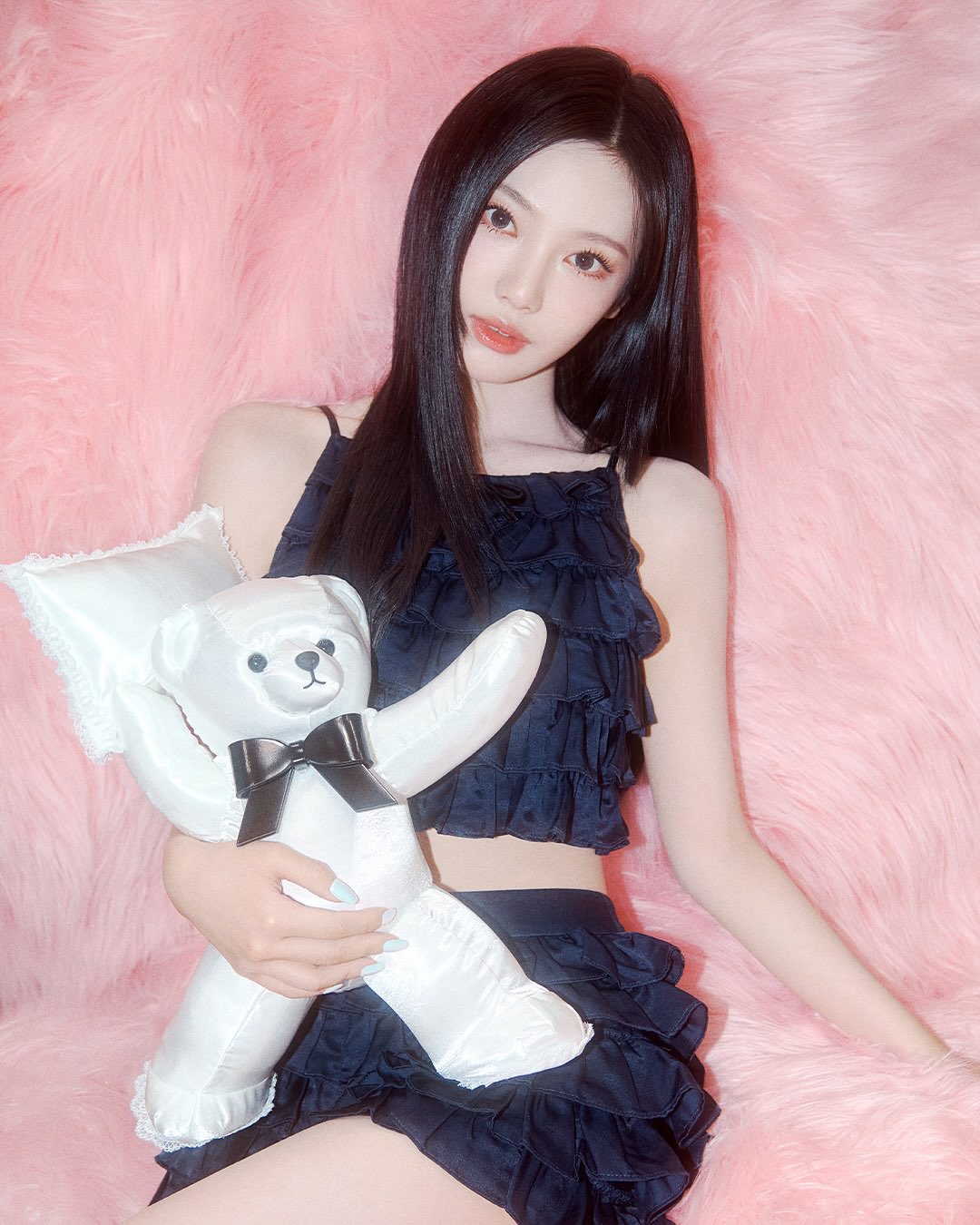 【TWENTYONEAUGUST】SMILEY DAISY PEARLCHOKER▲aespa着用 TWENTYONEAUGUST】SMILEY DAISY PEARLCHOKER△aespa着用