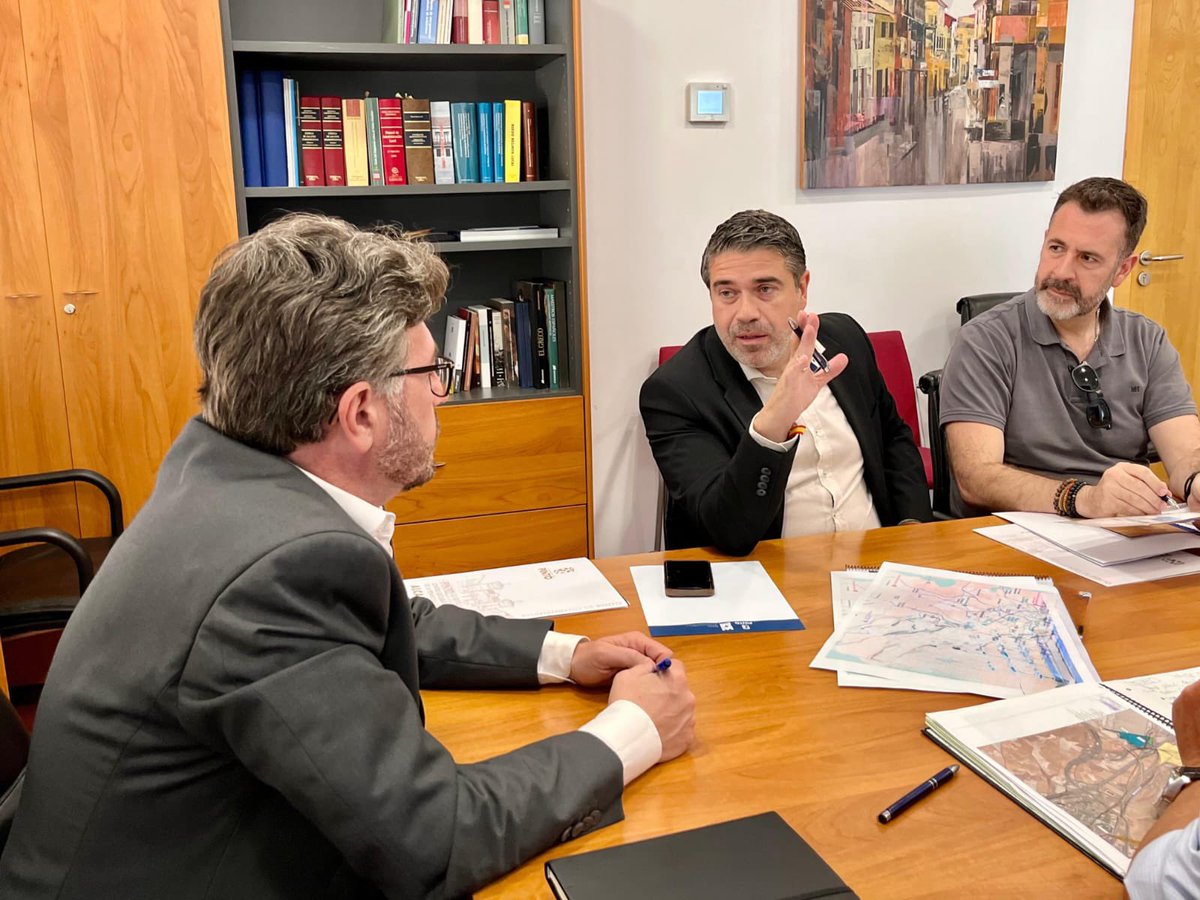 ✅Se han tratado iniciativas que poner en marcha para atraer más inversión y convertir las dos ciudades en polos de crecimiento y oportunidad.

🤝🏻Reuniones que continuarán, para seguir estableciendo la hoja de ruta, con la que seguir mejorando la vida de pinteños y valdemoreños.