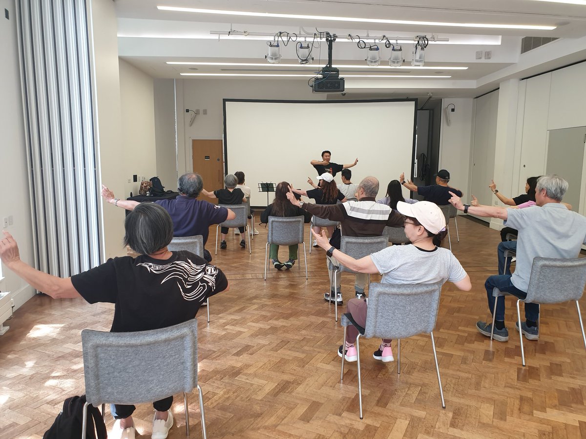 MigrantsSupport's tweet image. Settle Well project Baduajin exercises for our elderly group at the Central Library. Thanks to @NWRSMP