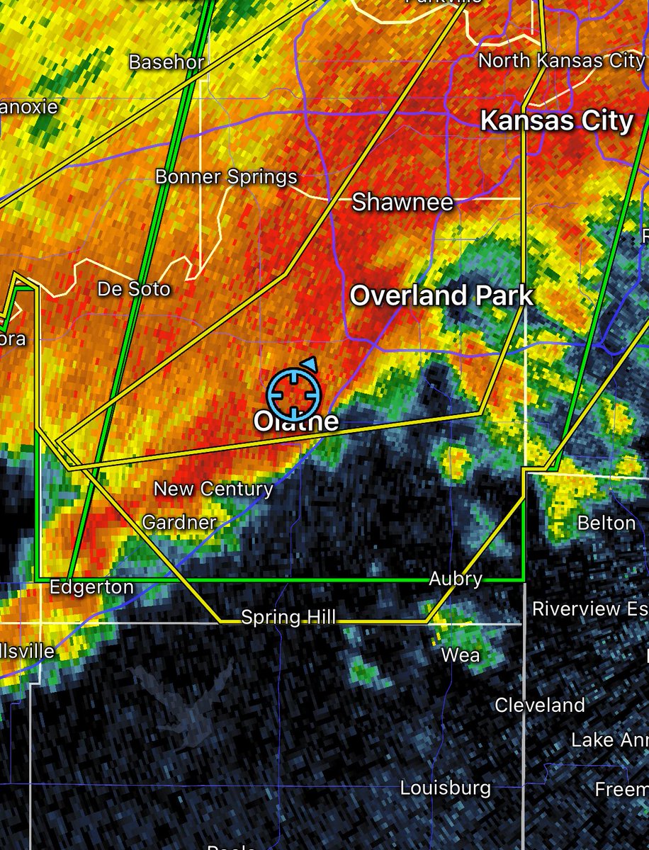 Hawyeee04's tweet image. One hell of a storm right now #kswx #mow #kcwx