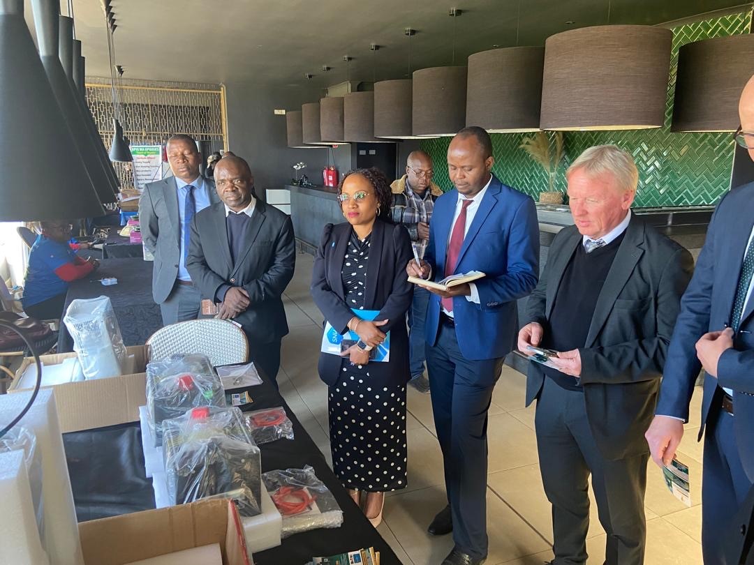 Sweden in Zimbabwe 🇸🇪 (@swedeninzw) on Twitter photo 13,000 youth. One bold step forward.
<a href="/SwedeninZW/">Sweden in Zimbabwe 🇸🇪</a> 🇸🇪 & <a href="/SwissEmbZim/">Embassy of Switzerland in Zimbabwe</a>🇨🇭 are funding the next phase of AYET/YEE, implemented by <a href="/SNVZimbabwe/">SNV Zimbabwe</a> — unlocking green jobs & entrepreneurship in 10 districts.
A greener, fairer, more inclusive future for sustainability.
#YouthEmpowerment 13,000 youth. One bold step forward.
<a href="/SwedeninZW/">Sweden in Zimbabwe 🇸🇪</a> 🇸🇪 & <a href="/SwissEmbZim/">Embassy of Switzerland in Zimbabwe</a>🇨🇭 are funding the next phase of AYET/YEE, implemented by <a href="/SNVZimbabwe/">SNV Zimbabwe</a> — unlocking green jobs & entrepreneurship in 10 districts.
A greener, fairer, more inclusive future for sustainability.
#YouthEmpowerment