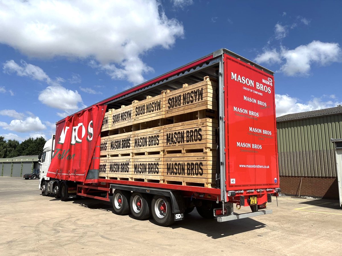 SDCtrailers's tweet photo. Spotted: Mason Bros’ new SDC Curtainsiders already earning their stripes 🥔🚛

Loaded up with extra-tall potato boxes and ready for a busy harvest season, these high-volume builds bring serious stacking power to the fleet.

#RollingWithSDC #HarvestReady #HighVolume https://t.co/AnUABzqc39