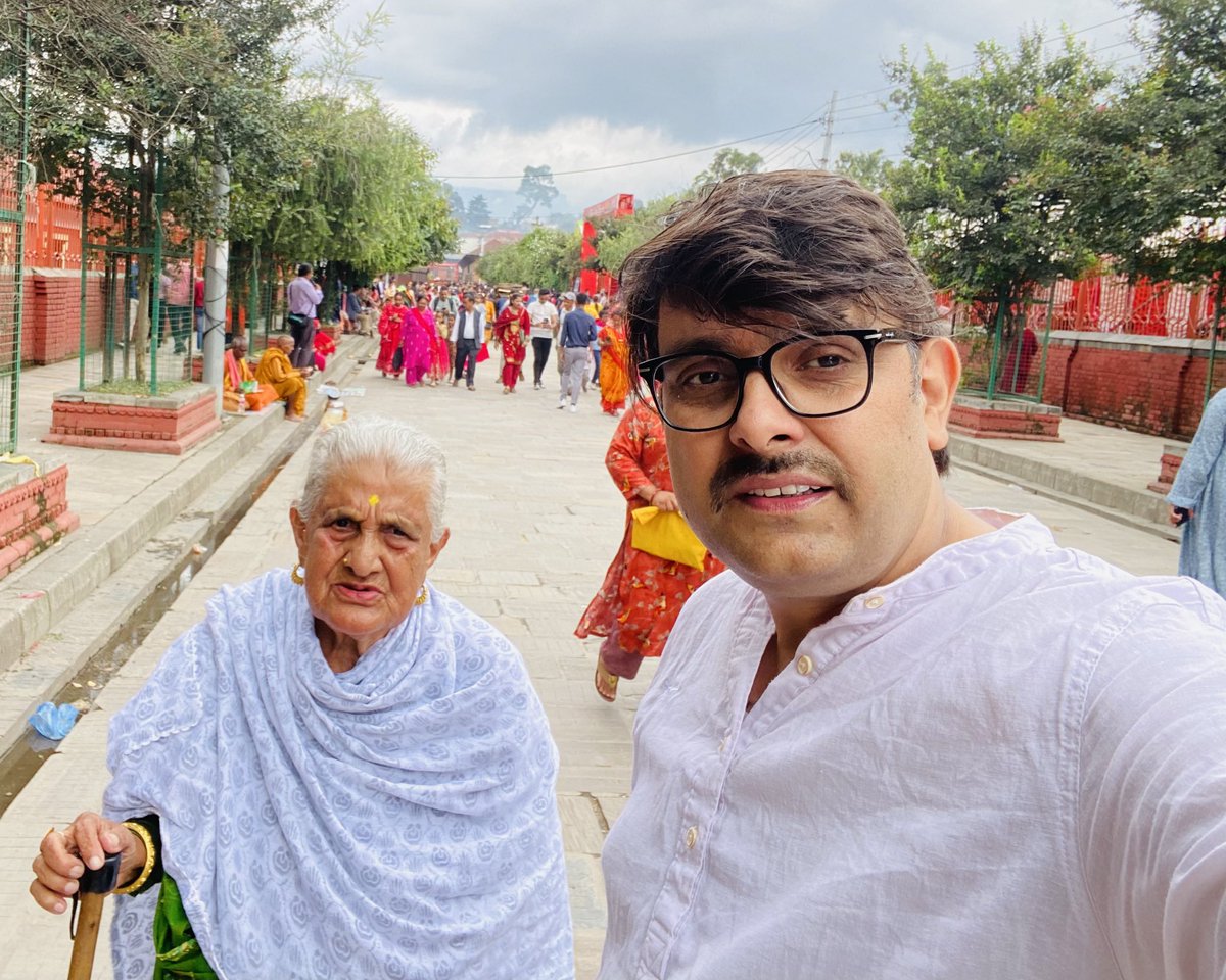SShuvas's tweet image. श्रावण १,
आज आमाको ८५औं जन्म दिन !
स्वस्थ र दीर्घ जीवनको मंगल कामना सहित आमालाइ जन्म दिनको भब्य शुभकामना 🙏🙏,
आमाको काख र आशिर्वाद छ र त 'धनी' छौ 😍🙏