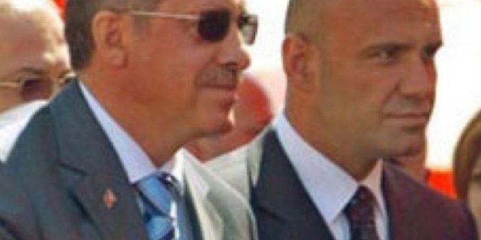 Recep Tayyip Erdoğan ın o dönemki doktoru Turhan Çömez kimi kime emanet etmişiz.
Karın ağrısı büyükmüş
