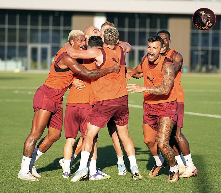 Günaydın Büyük #Galatasaray ailesi. ♥️💛

#WeAreGala <a href="/wearegal/">WeAreGala</a> #Hedef26
#SenŞampiyonOlacaksın