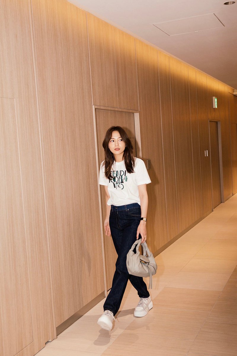 modelpress's tweet photo. 川口春奈、デニムスタイルで“抜け感”
「フェンディスパイ」カジュアルに着こなす

🔻写真・記事詳細はこちら
https://t.co/ssUfPrgDlY

#川口春奈 https://t.co/UbCIPIh2Ox