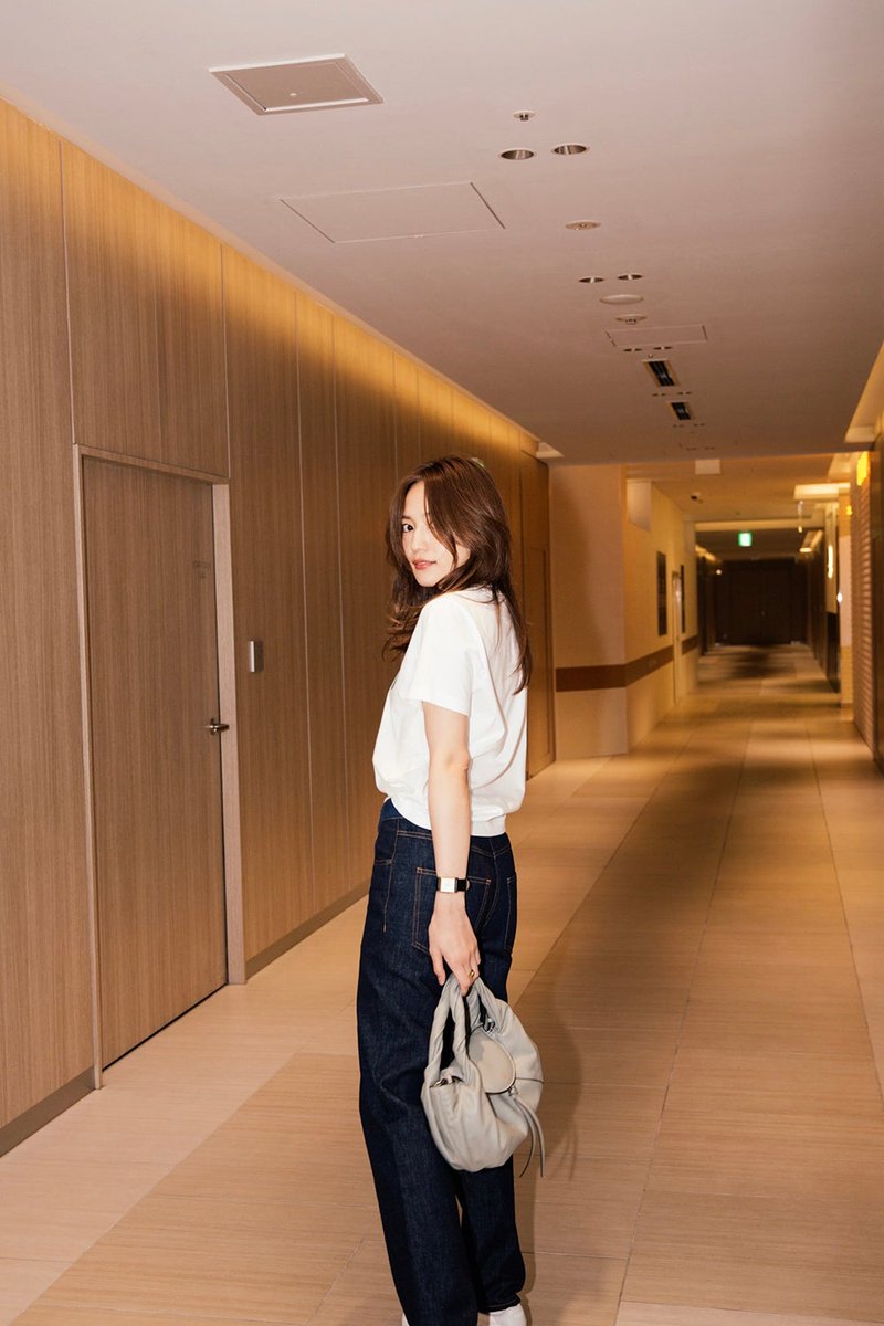 modelpress's tweet photo. 川口春奈、デニムスタイルで“抜け感”
「フェンディスパイ」カジュアルに着こなす

🔻写真・記事詳細はこちら
https://t.co/ssUfPrgDlY

#川口春奈 https://t.co/UbCIPIh2Ox