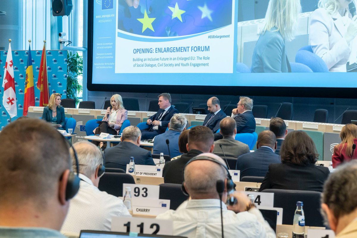 EESC_President's tweet image. Civil and social dialogue must be more than a formality, they must be a condition for EU accession.
At the #EUEnlargement Forum, we called for legal frameworks in candidate countries that empower #CSOs and social partners to shape, monitor and deliver reforms.
#EESCPlenary