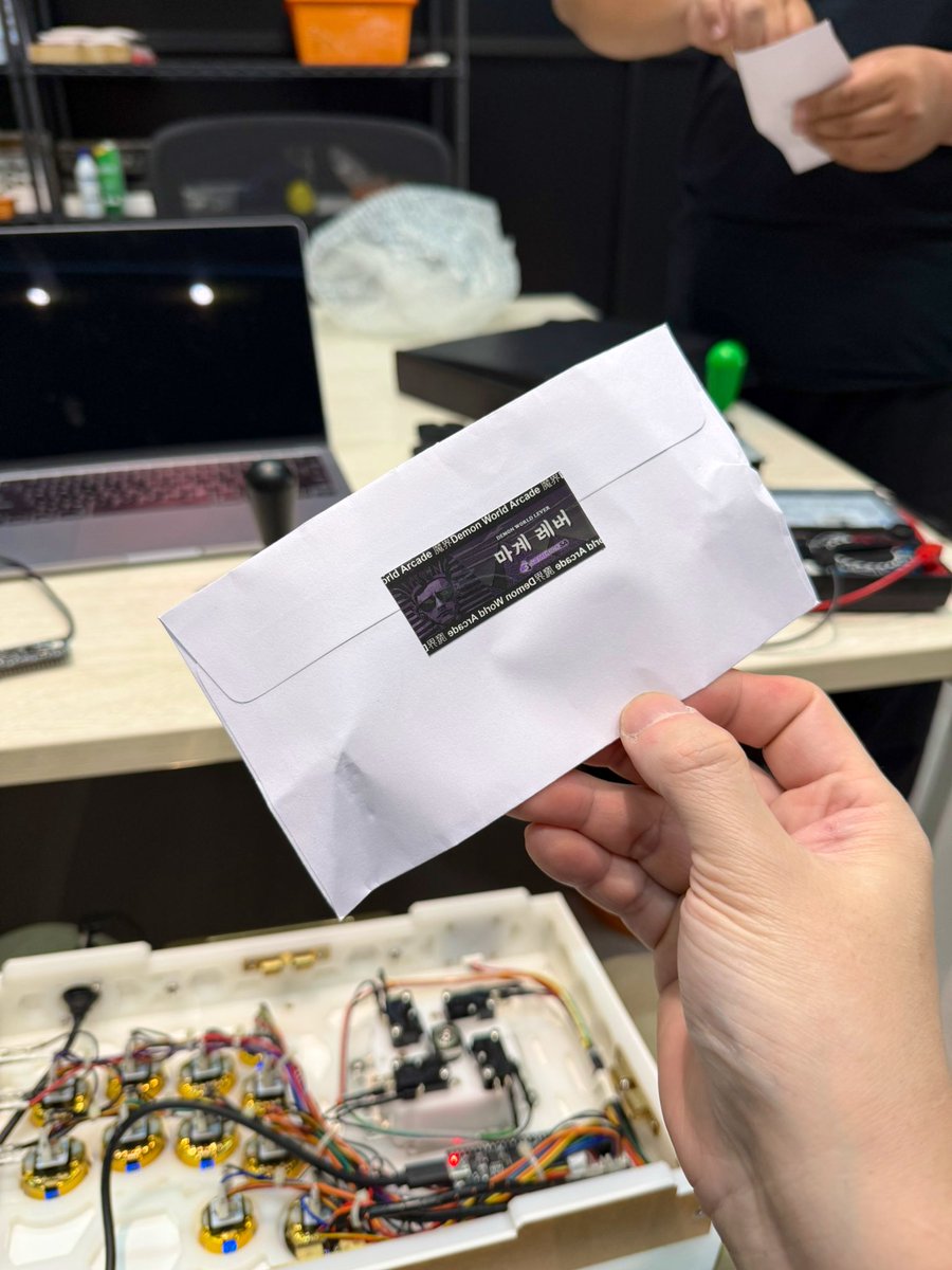 wazwuz's tweet image. I got package from USA ☺️. Thank you my friend @MakaiArcade I will read the letter after back home.