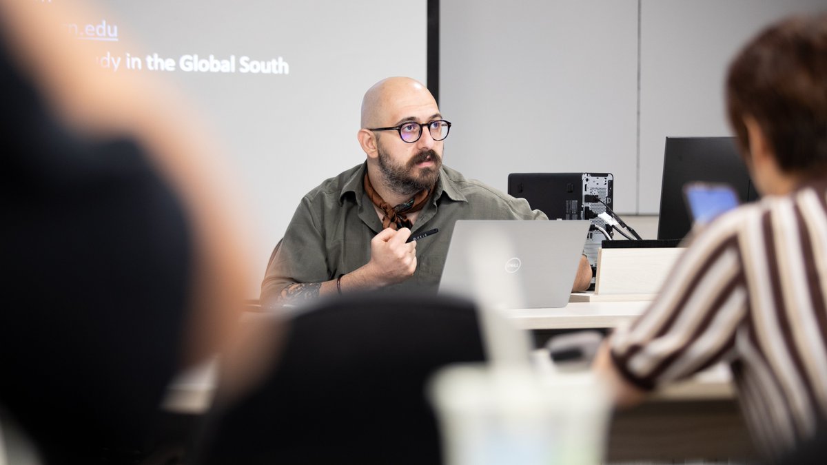 IAS_NUQ's tweet image. We closed the day with @chafnajem's presentation, “Digital Carceral Mobilities: Mobility and Smuggled Mobile Technologies in Prisons.”
The panel was chaired by @Viscloo.