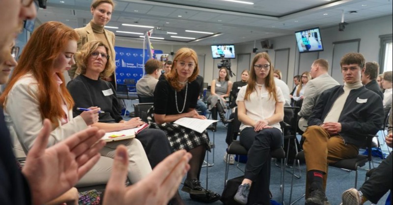 EUScience&Innovation🇪🇺 (@euscienceinnov) on Twitter photo Young voices are shaping tomorrow's cities! In March, youth gathered in Warsaw to discuss sustainability, innovation, and inclusion with Commissioner <a href="/EZaharievaEU/">Ekaterina Zaharieva</a>. Their insights will guide EU urban policies.
Curious? Discover more: europa.eu/!t4RXgf Young voices are shaping tomorrow's cities! In March, youth gathered in Warsaw to discuss sustainability, innovation, and inclusion with Commissioner <a href="/EZaharievaEU/">Ekaterina Zaharieva</a>. Their insights will guide EU urban policies.
Curious? Discover more: europa.eu/!t4RXgf