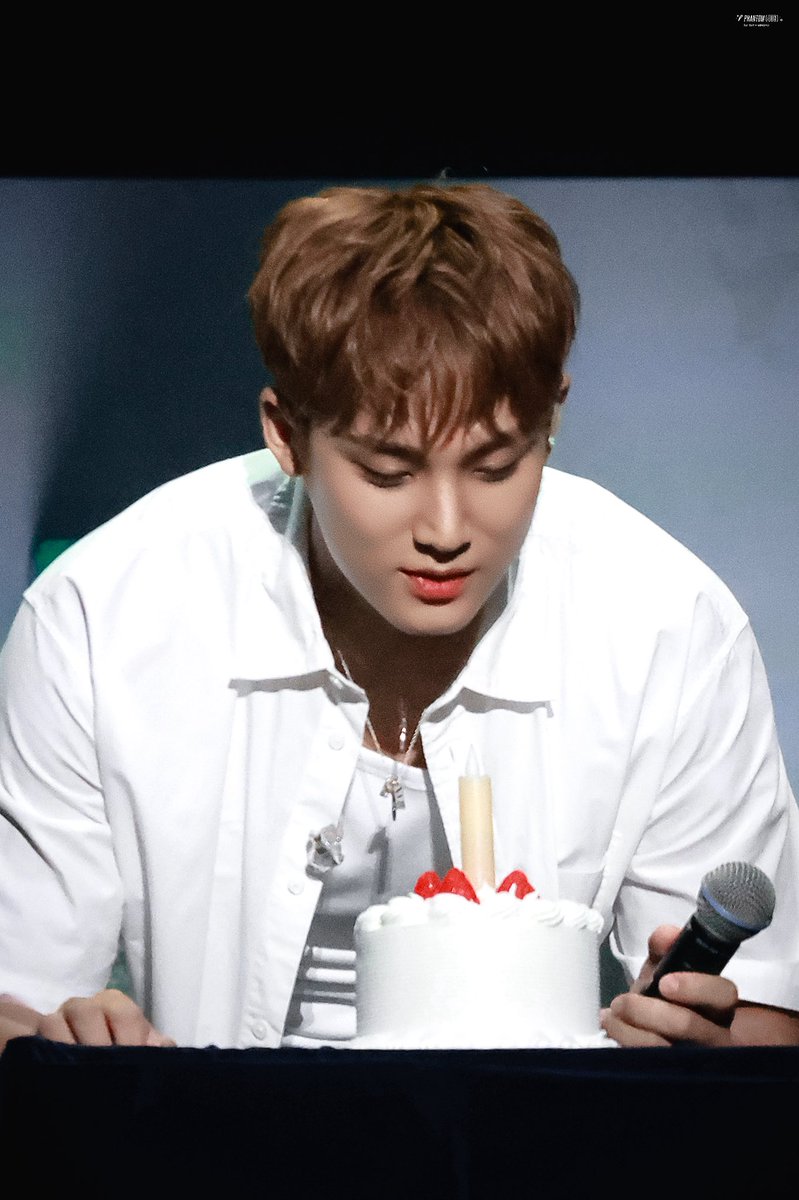 ph970406's tweet image. 250717 🇯🇵fan party

🍫🎂🐶

#민규  #MINGYU #세븐틴 #SEVENTEEN