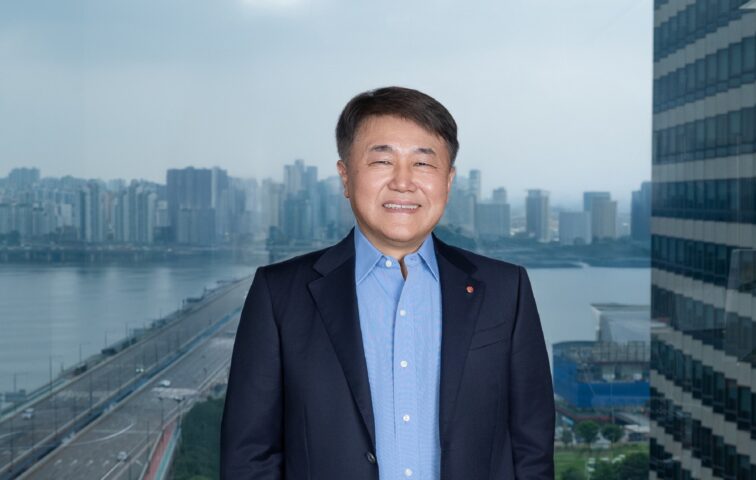 LGE_Global's tweet image. Beyond Sales, Toward Partnership ✨️
At LG, we walk alongside our customers with integrated solutions. 🫶❤️
#LG #LifesGood #Partnership
lgnewsroom.com/2025/07/execut…