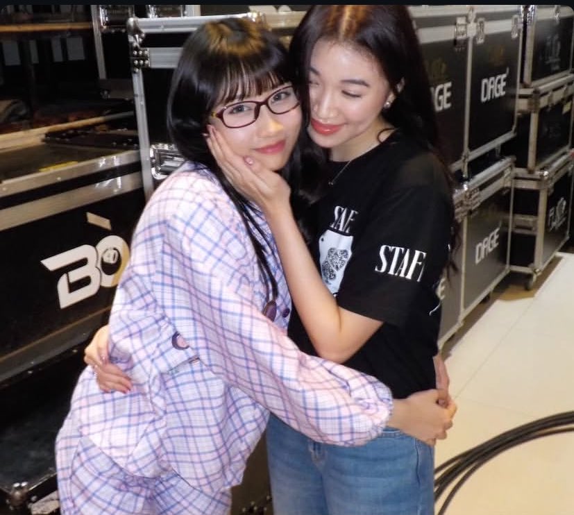dnaaaaa (@context_shathe) on Twitter photo HEYYYY SHATHEE GUAAAA?!
momen langka ini momen langka, anak tomat <a href="/A_MutheJKT48/">Mutiara Azzahra</a> , bersama ibu ka ci shani <a href="/_shanindira/">Shani Indira</a> HEYYYY SHATHEE GUAAAA?!
momen langka ini momen langka, anak tomat <a href="/A_MutheJKT48/">Mutiara Azzahra</a> , bersama ibu ka ci shani <a href="/_shanindira/">Shani Indira</a>