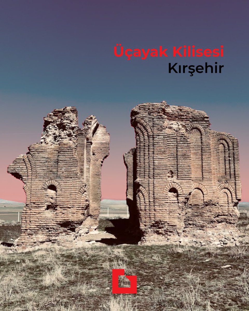 Bin yıl önce Orta Anadolu’nun yalnız bir platosunda inşa edilen Üçayak Kilisesi, tuğla işçiliği ve çift apsisli simetrik planıyla mimari bir harika. 

Borkonut olarak biz de yapı tasarımlarımızda mekânın özgünlüğünü, karakterini ve bağlamını önemsiyoruz. 

#Borkonut #TarihiMiras
