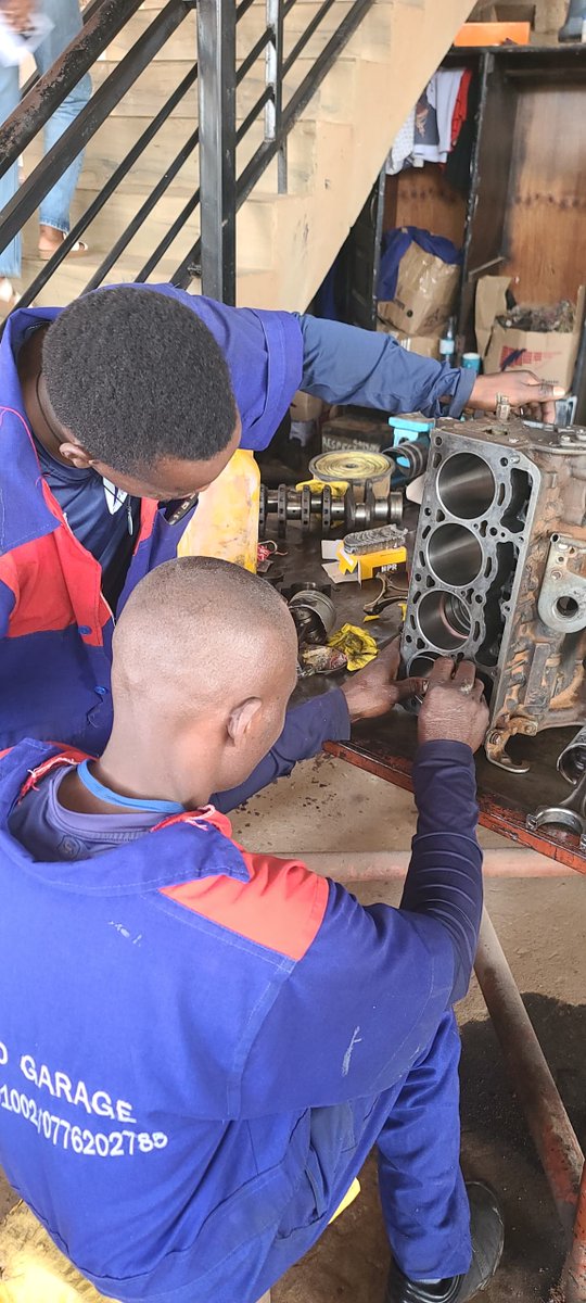 NiyoGarage's tweet image. Here to raise the stakes when it comes to motor vehicle care, inspection, repair & maintenance! Our skilled mechanics deliver expert service that is fast, reliable, and at pocket-friendly rates. Visit in Kasangati, #CallOrWhatsapp:0757001002/0776202785 #UPDF #StateHouse #Makerere