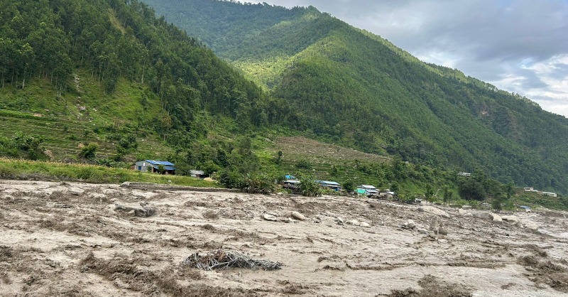 eu_echo's tweet image. Disaster preparedness pays off!
When a flash flood swept across a village in rural Nepal last week, everyone was safe.
Over the past 3 years, the EU has partnered up with @people_in_need to strengthen local preparedness systems. 🤝